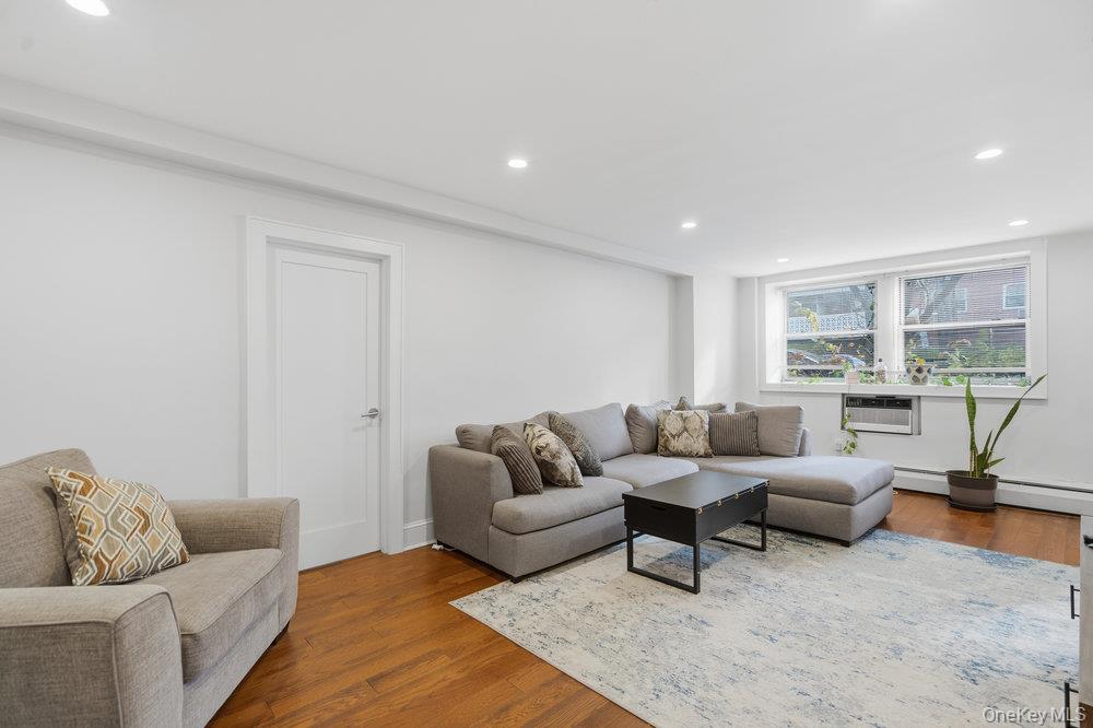 45 Hill Park Avenue # PR2, Great Neck, NY 11021