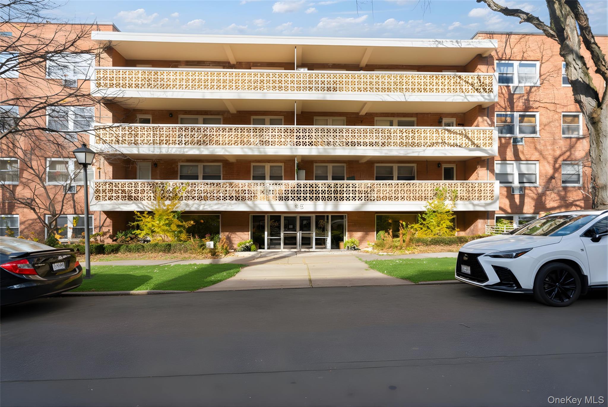 45 Hill Park Avenue # PR2, Great Neck, NY 11021