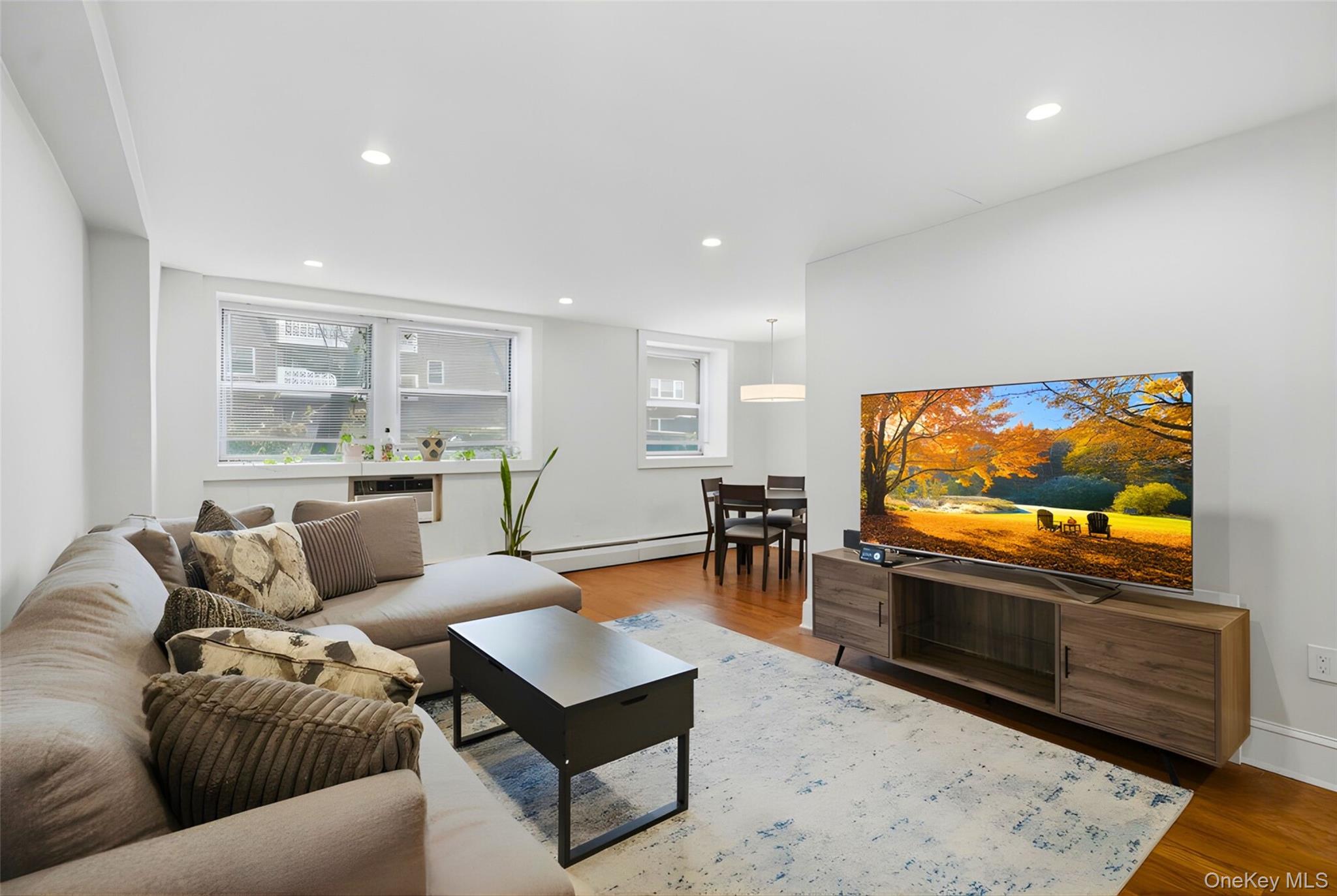 45 Hill Park Avenue # PR2, Great Neck, NY 11021