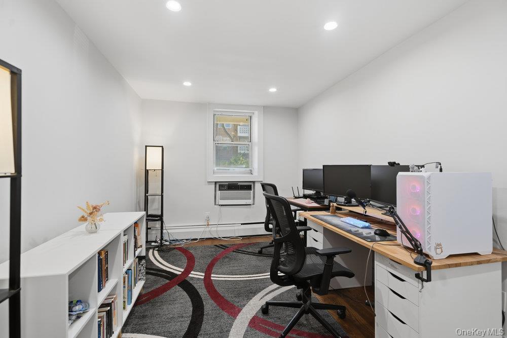 45 Hill Park Avenue # PR2, Great Neck, NY 11021