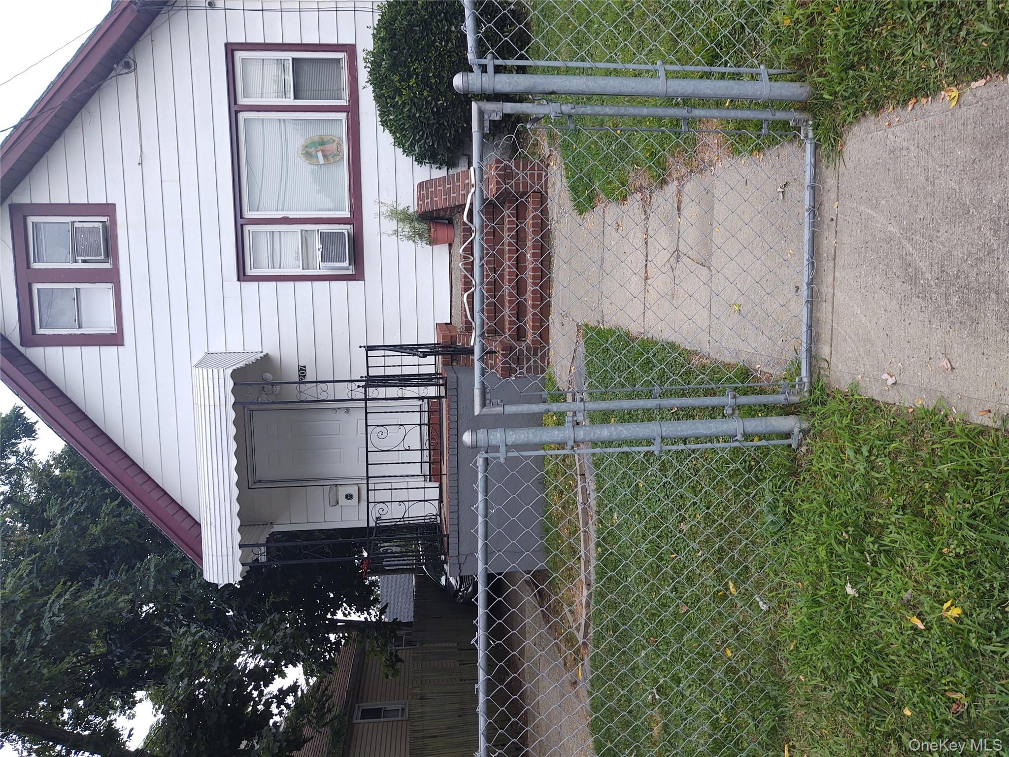 207 Ray Avenue, Freeport, NY 11520