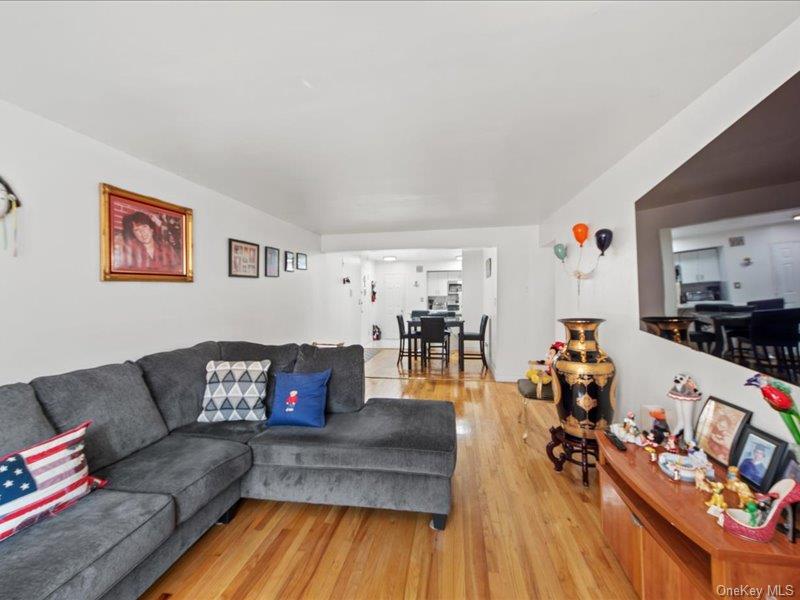 1910 S Pelham Parkway S # 3G, Bronx, NY 10461