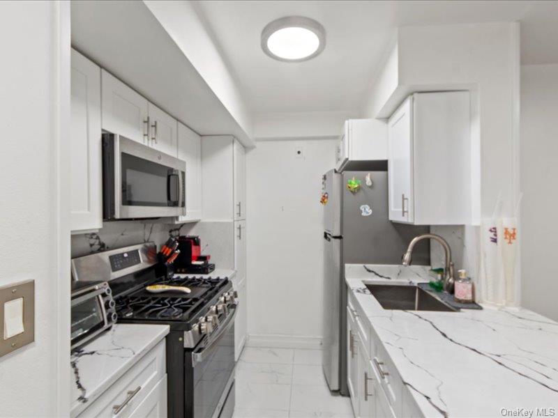 1910 S Pelham Parkway S # 3G, Bronx, NY 10461