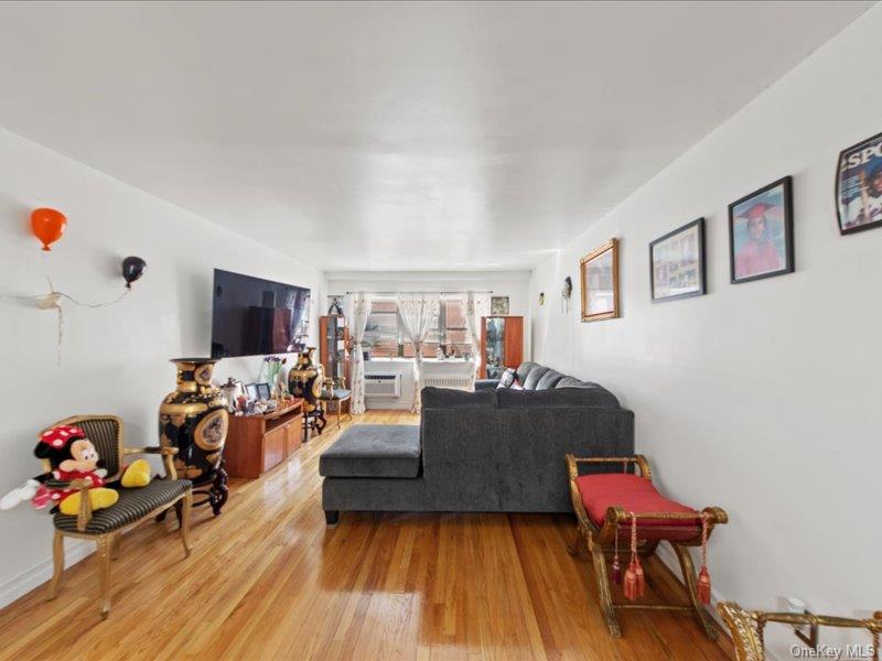 1910 S Pelham Parkway S # 3G, Bronx, NY 10461
