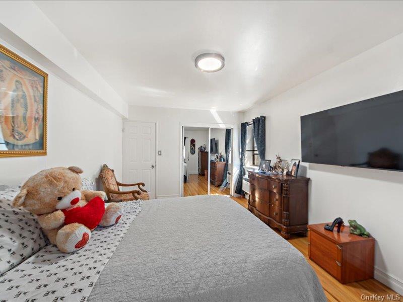 1910 S Pelham Parkway S # 3G, Bronx, NY 10461