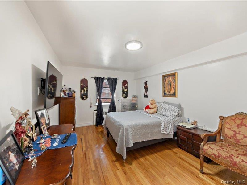 1910 S Pelham Parkway S # 3G, Bronx, NY 10461