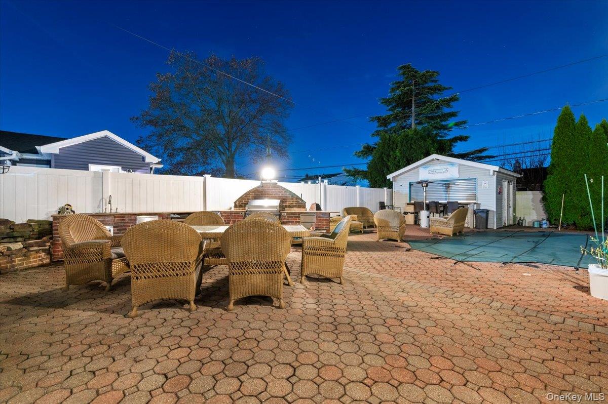 44 E End Avenue, Hicksville, NY 11801