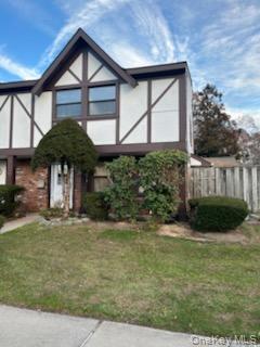 2 Williamsburg Court # C, Ridge, NY 11961