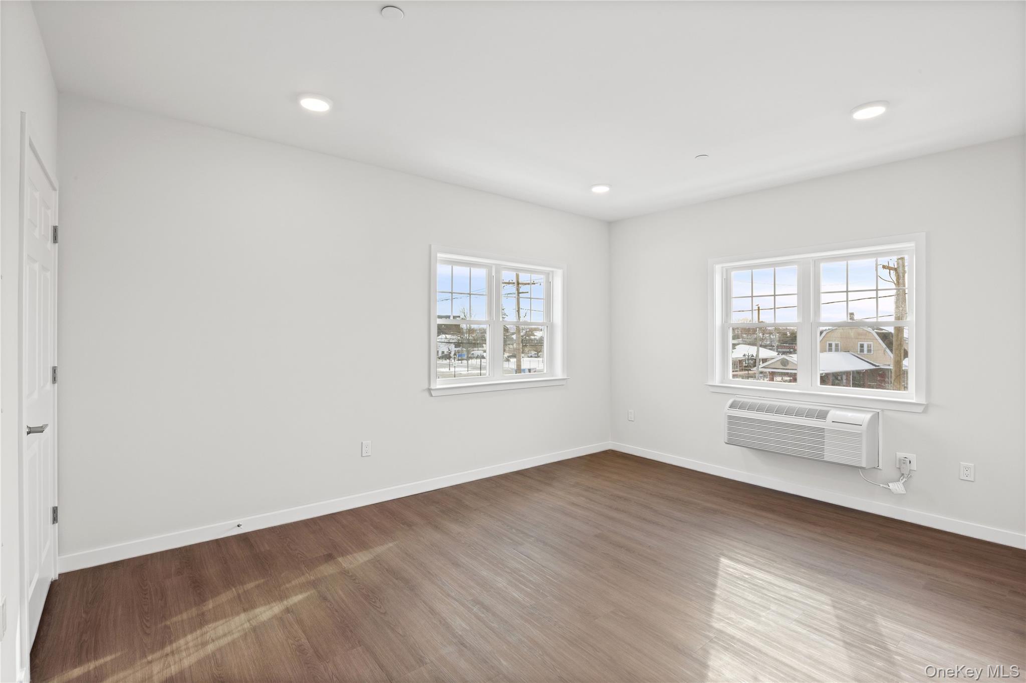 227 4th Avenue # 201A, Bay Shore, NY 11706