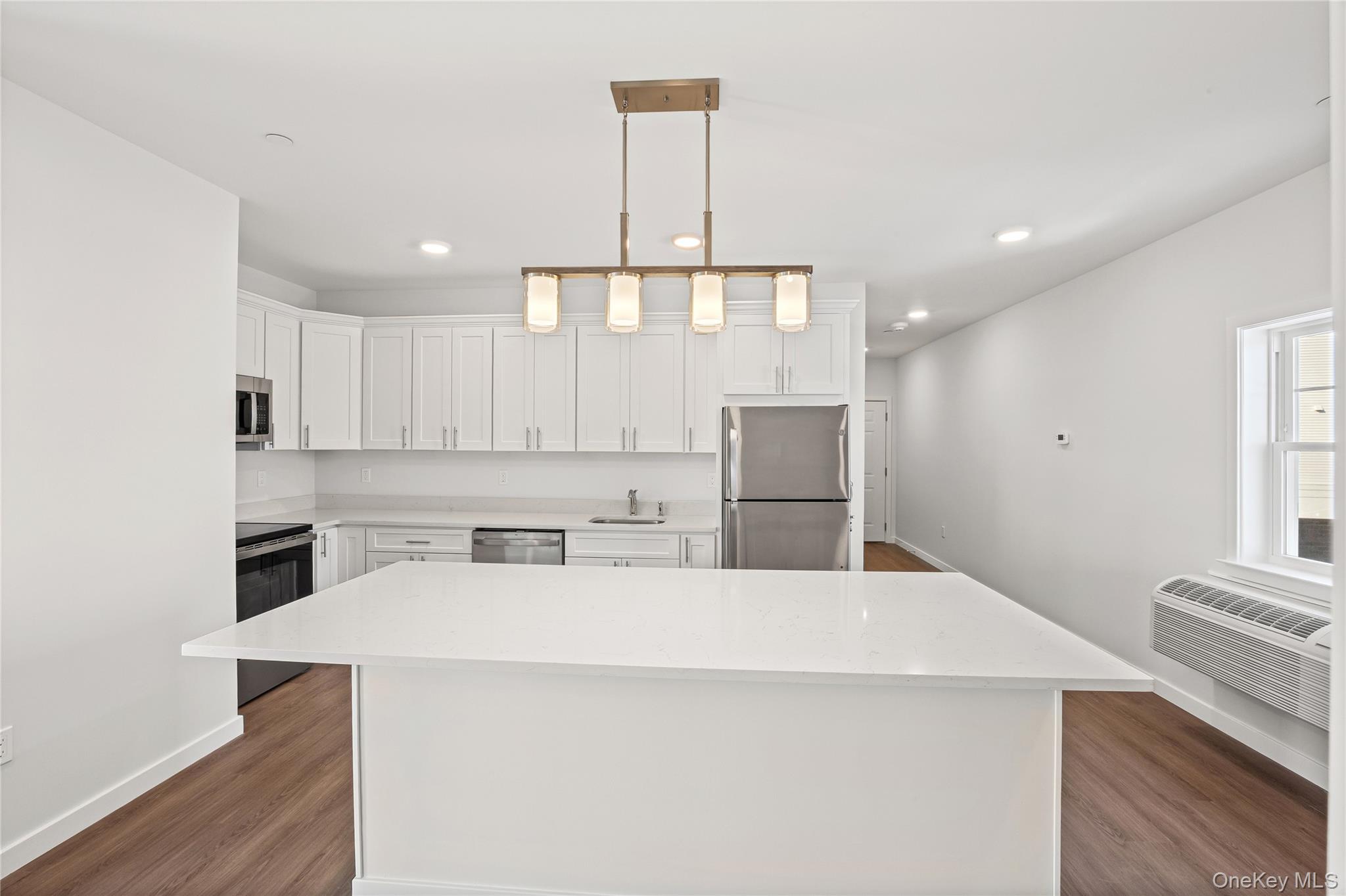 227 4th Avenue # 201A, Bay Shore, NY 11706