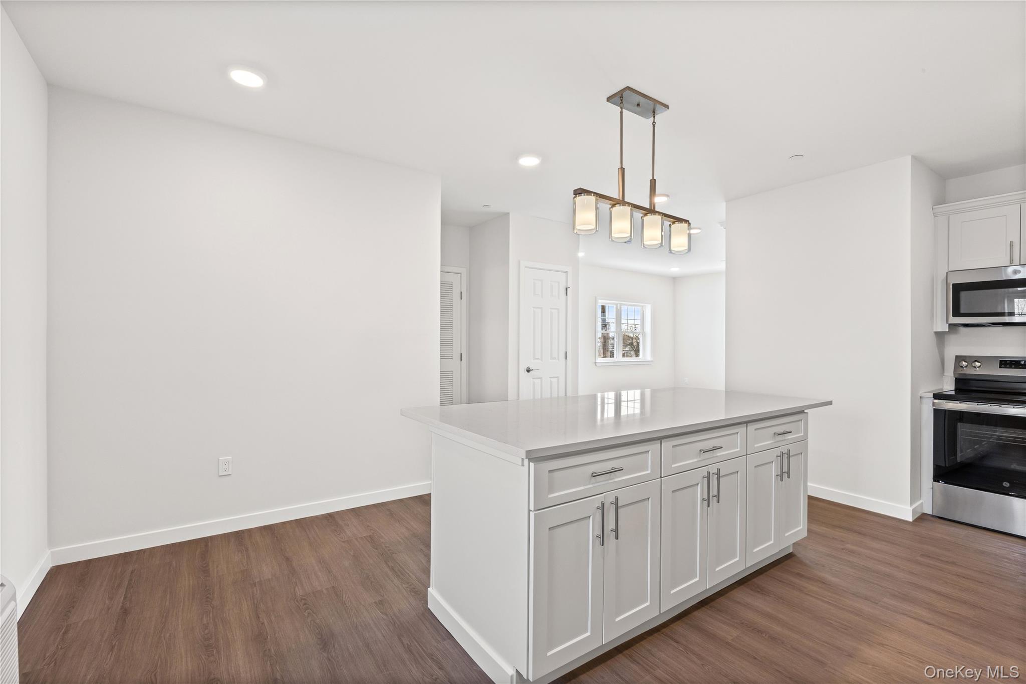 227 4th Avenue # 201A, Bay Shore, NY 11706