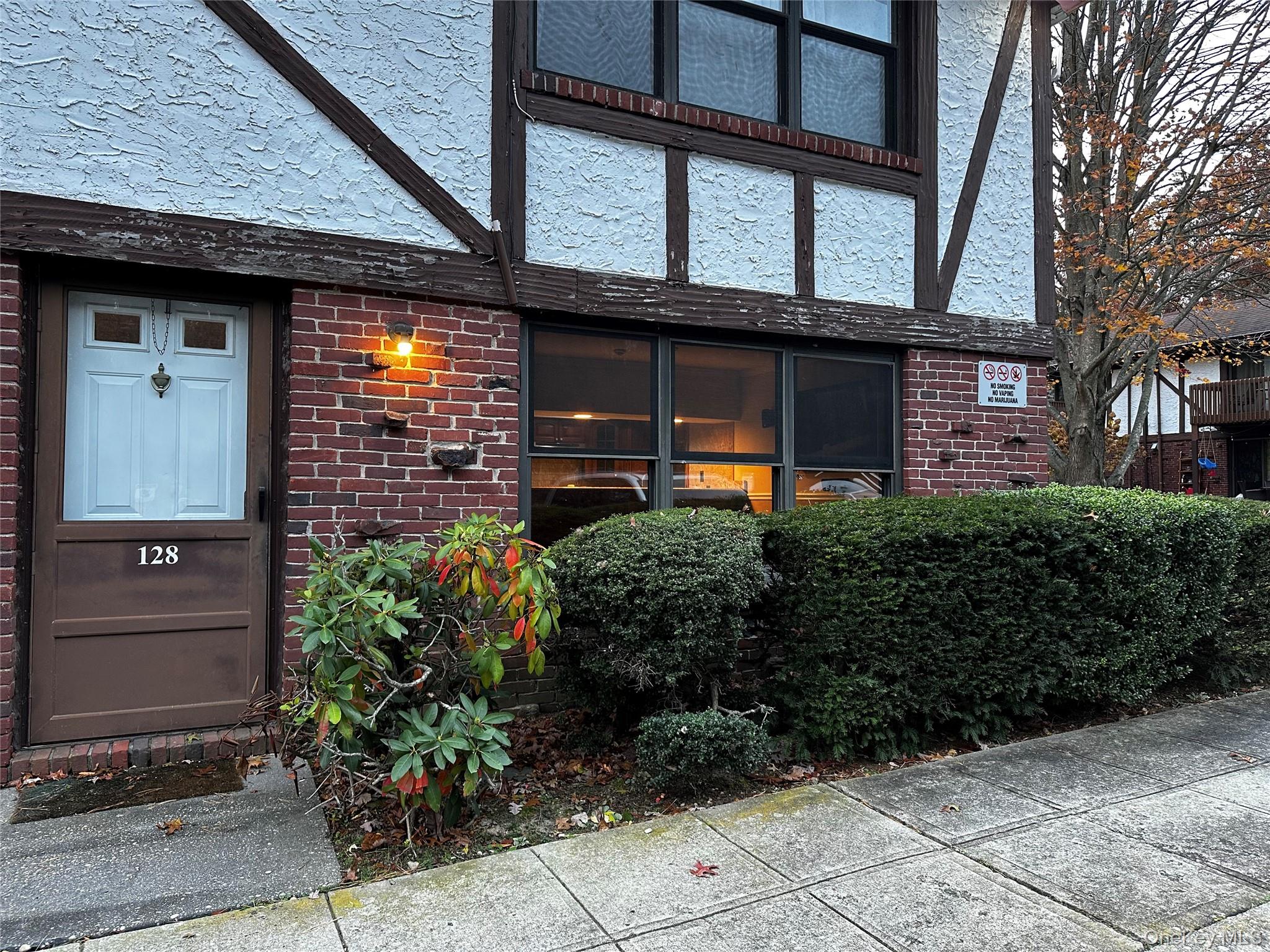 128 Bailey Court # 128, Middle Island, NY 11953