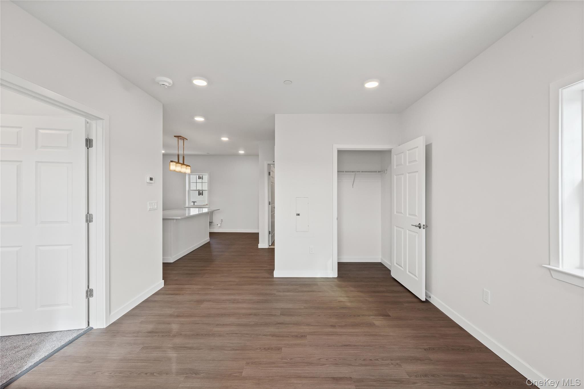 227 4th Avenue # 302B, Bay Shore, NY 11706