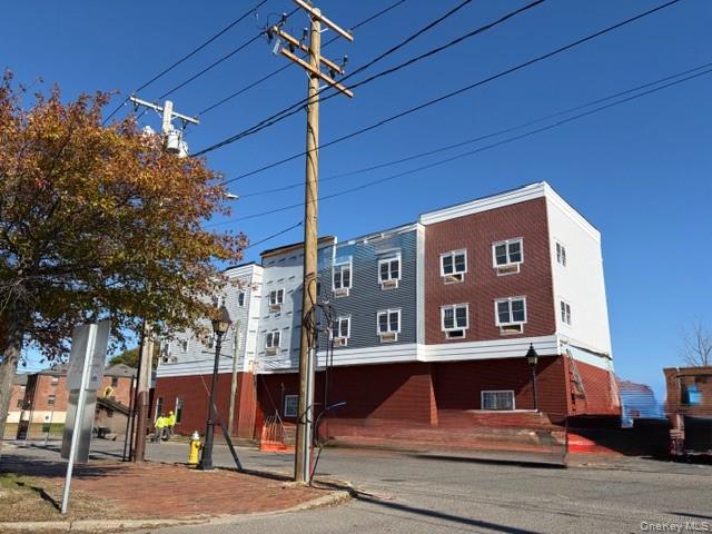 227 4th Avenue # 302B, Bay Shore, NY 11706