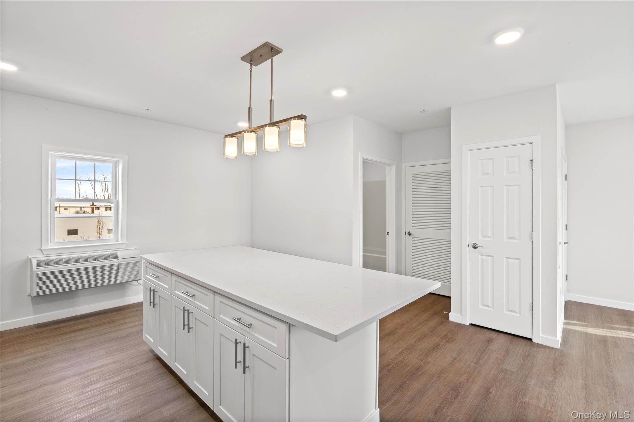 227 4th Avenue # 302B, Bay Shore, NY 11706