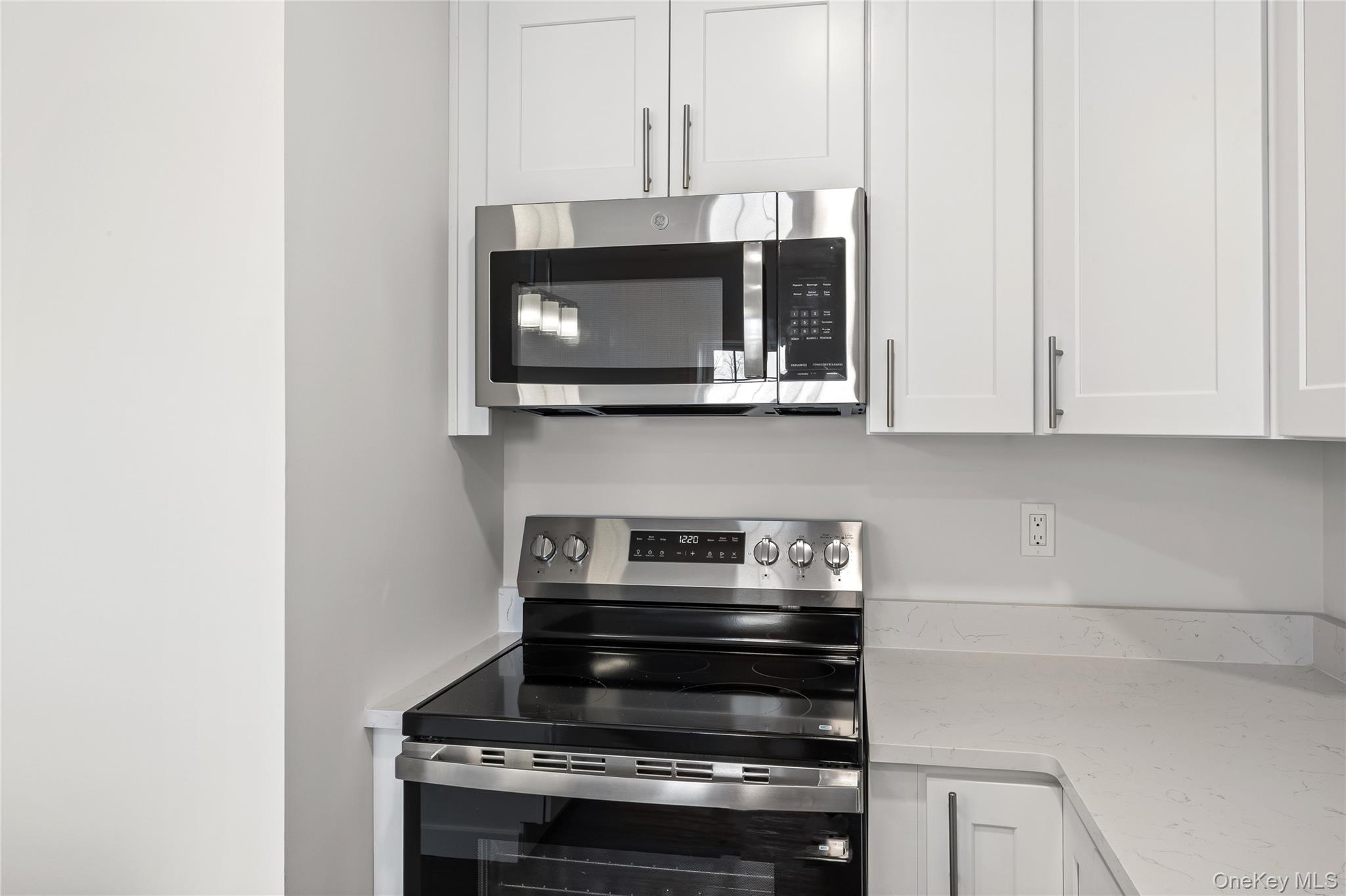 227 4th Avenue # 302B, Bay Shore, NY 11706