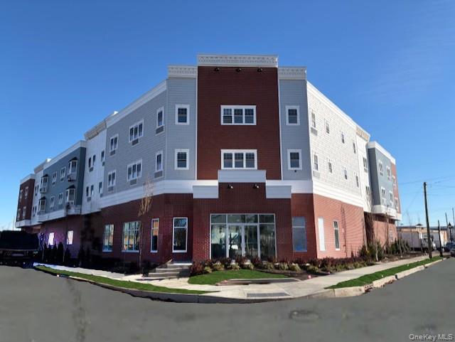 227 4th Avenue # 302B, Bay Shore, NY 11706