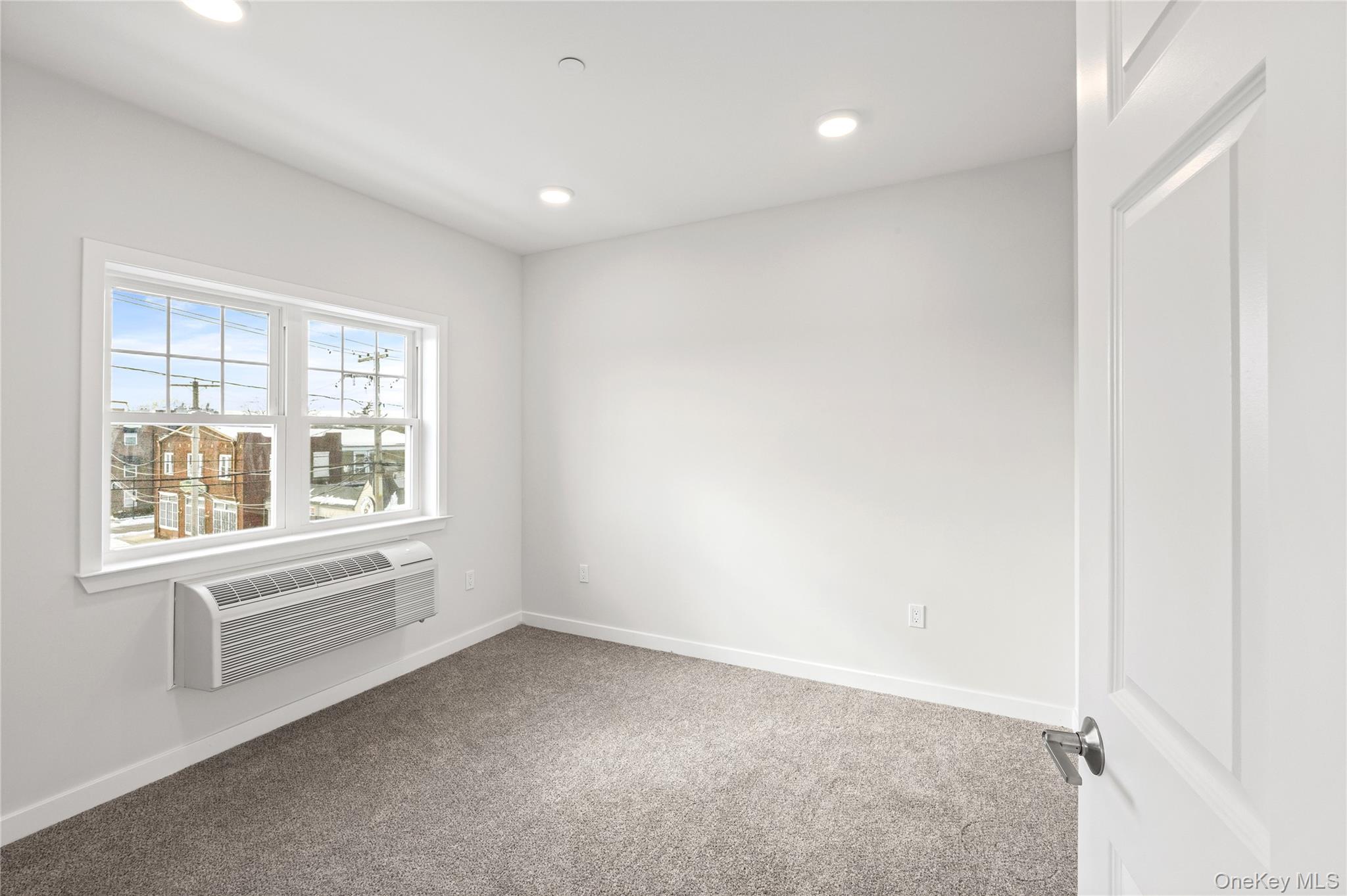 227 4th Avenue # 302B, Bay Shore, NY 11706