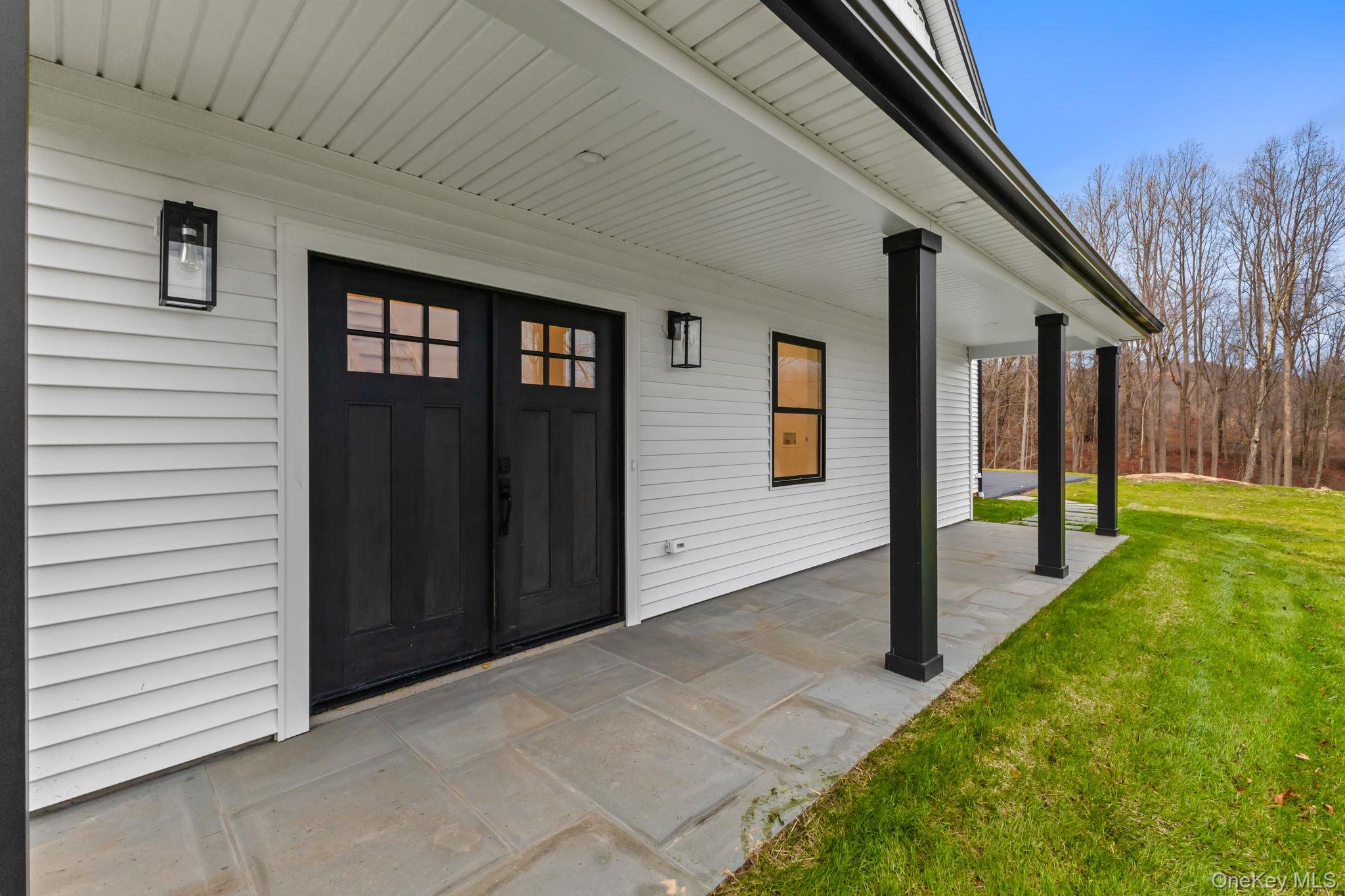 14 Foxwood Terrace E, Patterson, NY 12563