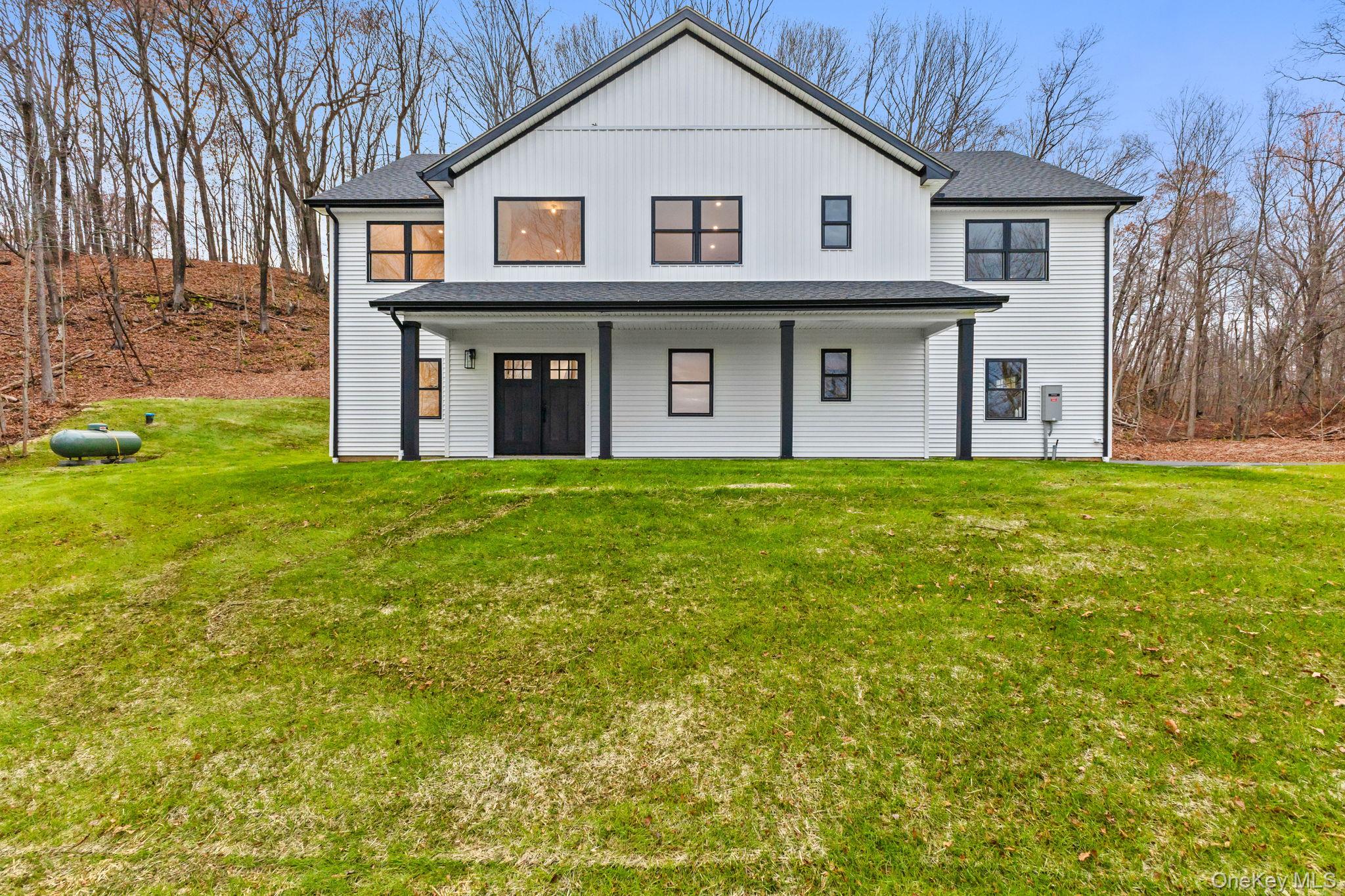 14 Foxwood Terrace E, Patterson, NY 12563