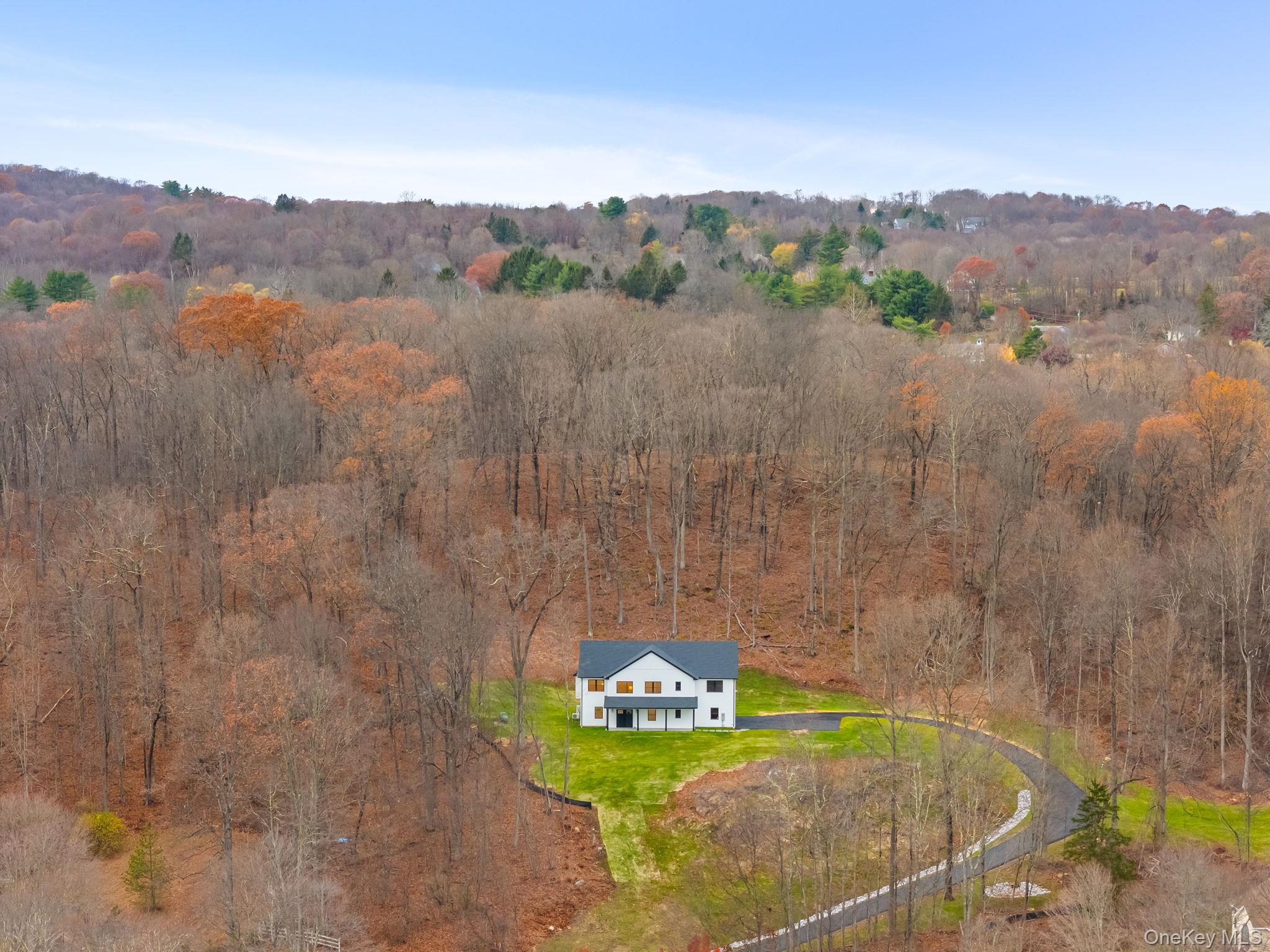 14 Foxwood Terrace E, Patterson, NY 12563