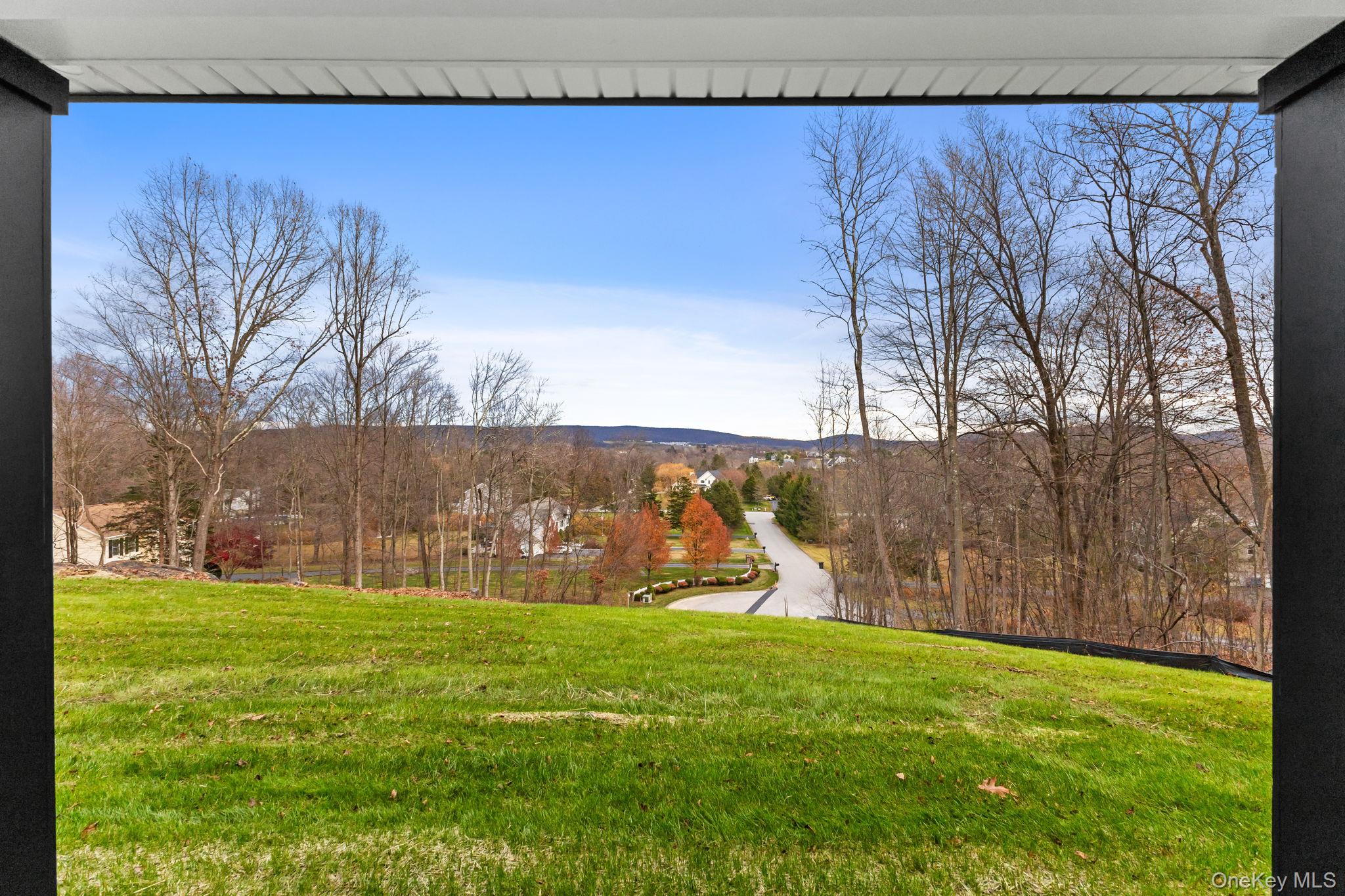 14 Foxwood Terrace E, Patterson, NY 12563