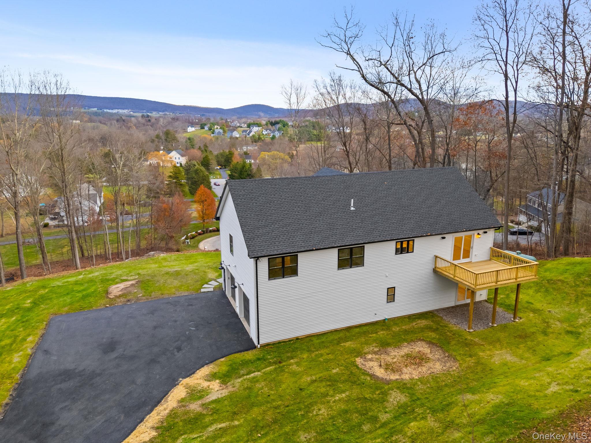 14 Foxwood Terrace E, Patterson, NY 12563