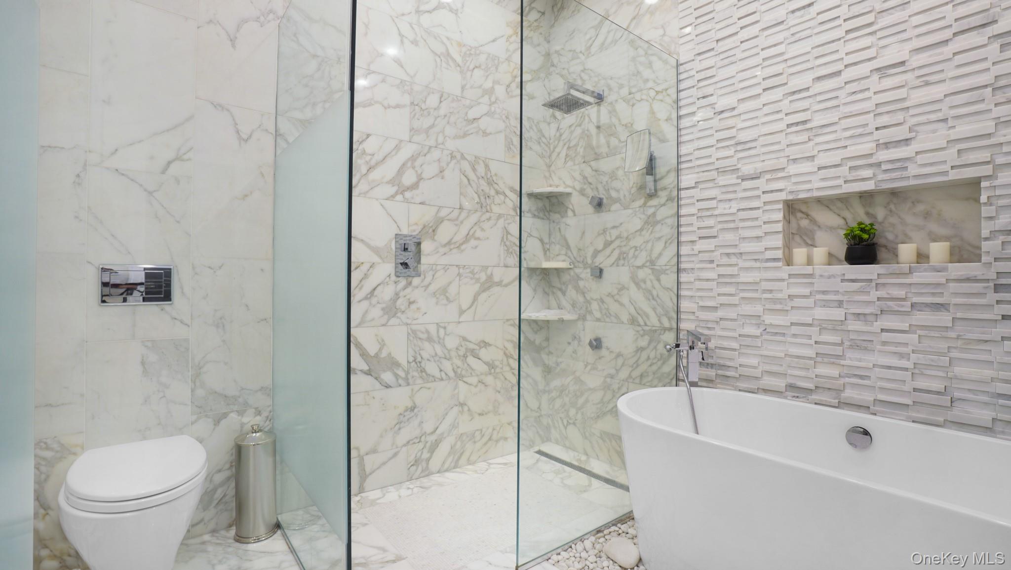 67 Royal Way, New Hyde Park, NY 11040