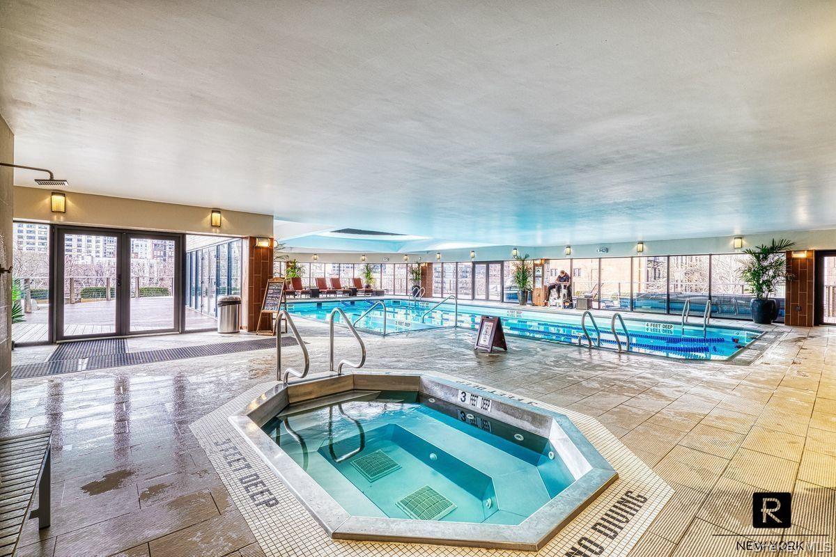 330 East 38th Street # 12-O, New York (Manhattan), NY 10016