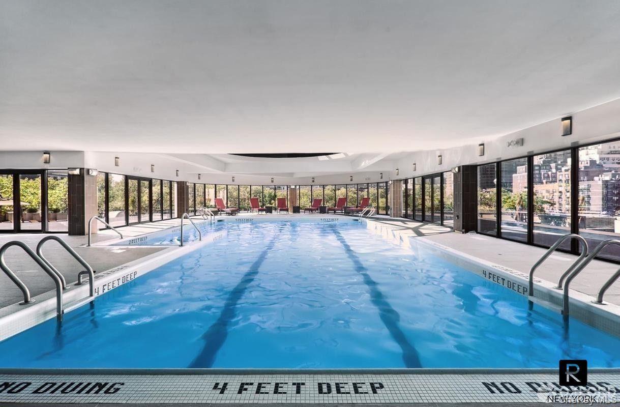 330 East 38th Street # 12-O, New York (Manhattan), NY 10016