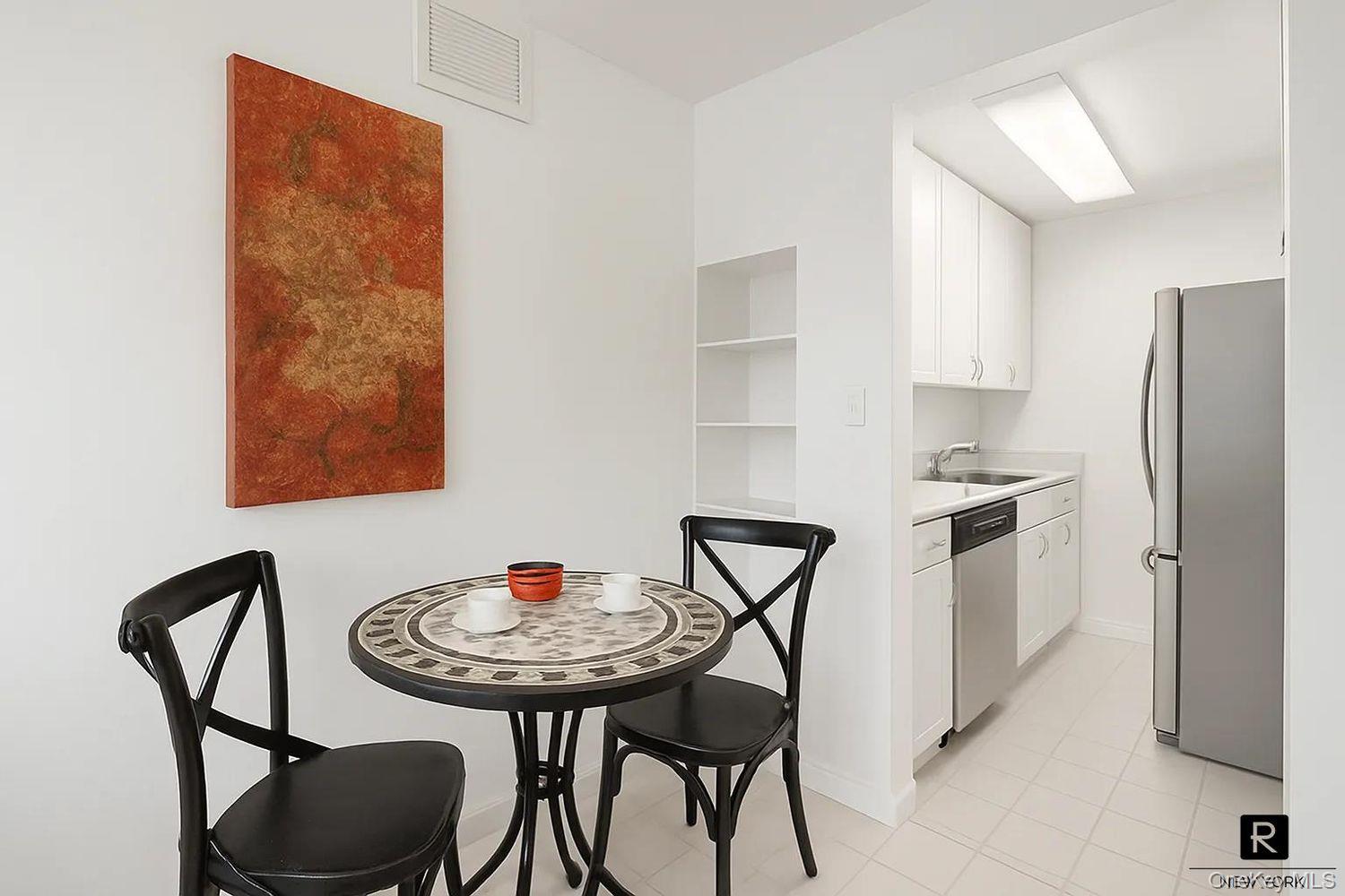 330 East 38th Street # 12-O, New York (Manhattan), NY 10016