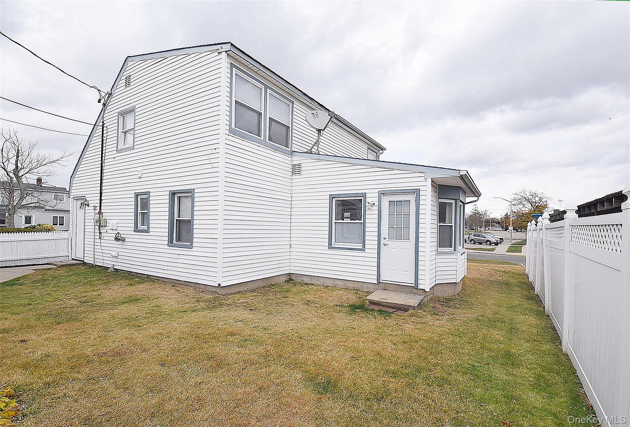 87 Parkside Drive N, Levittown, NY 11756