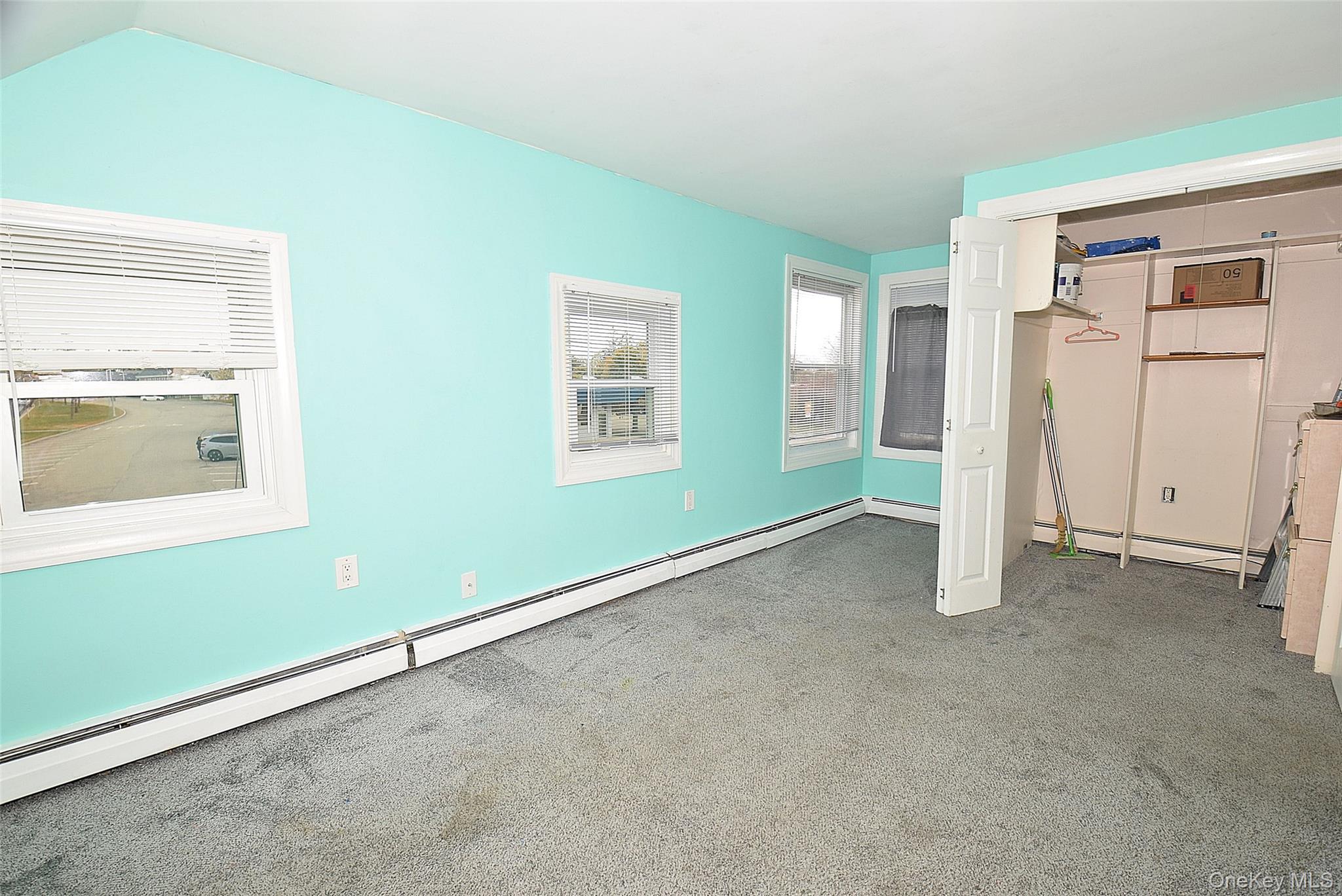 87 Parkside Drive N, Levittown, NY 11756