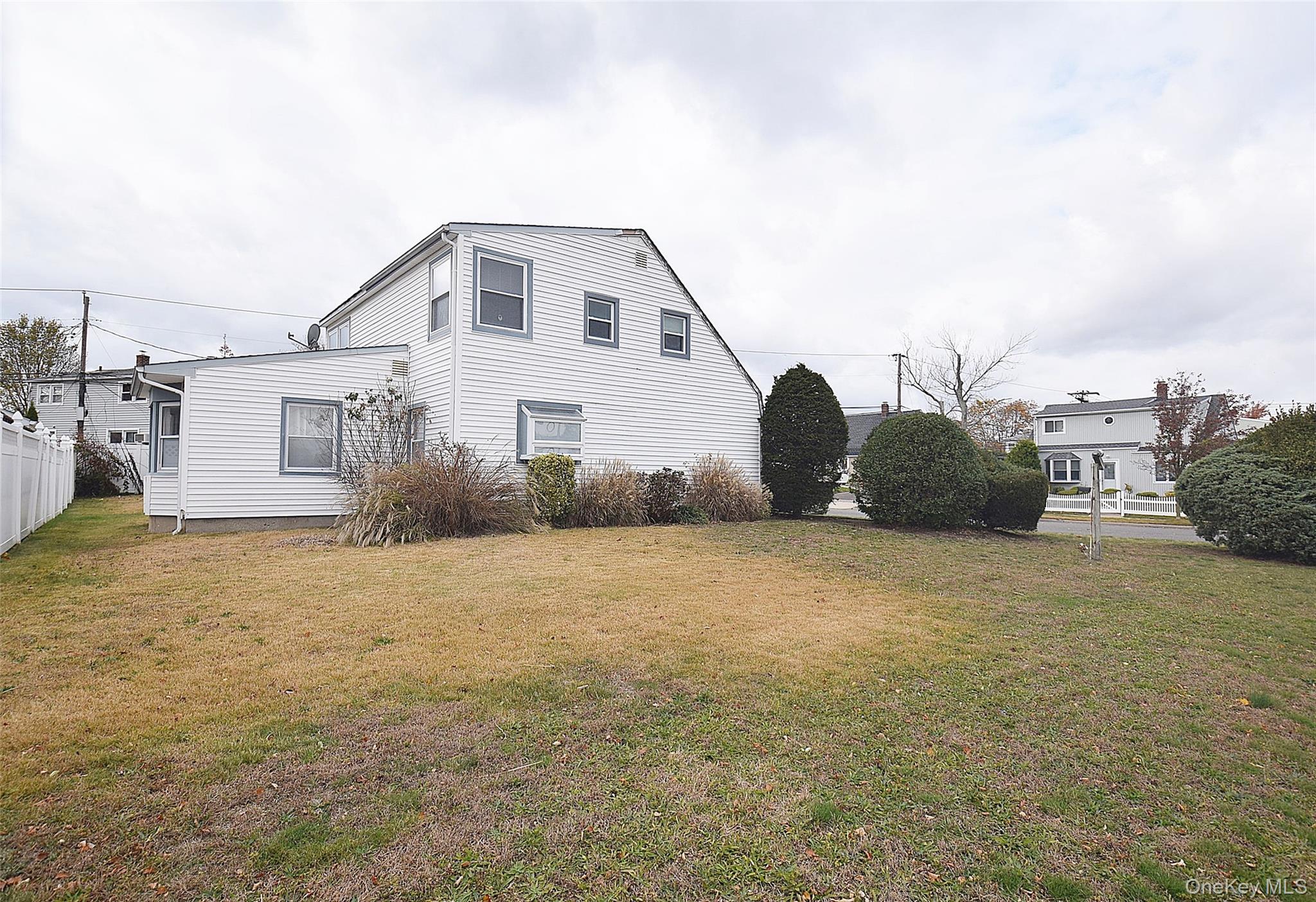 87 Parkside Drive N, Levittown, NY 11756