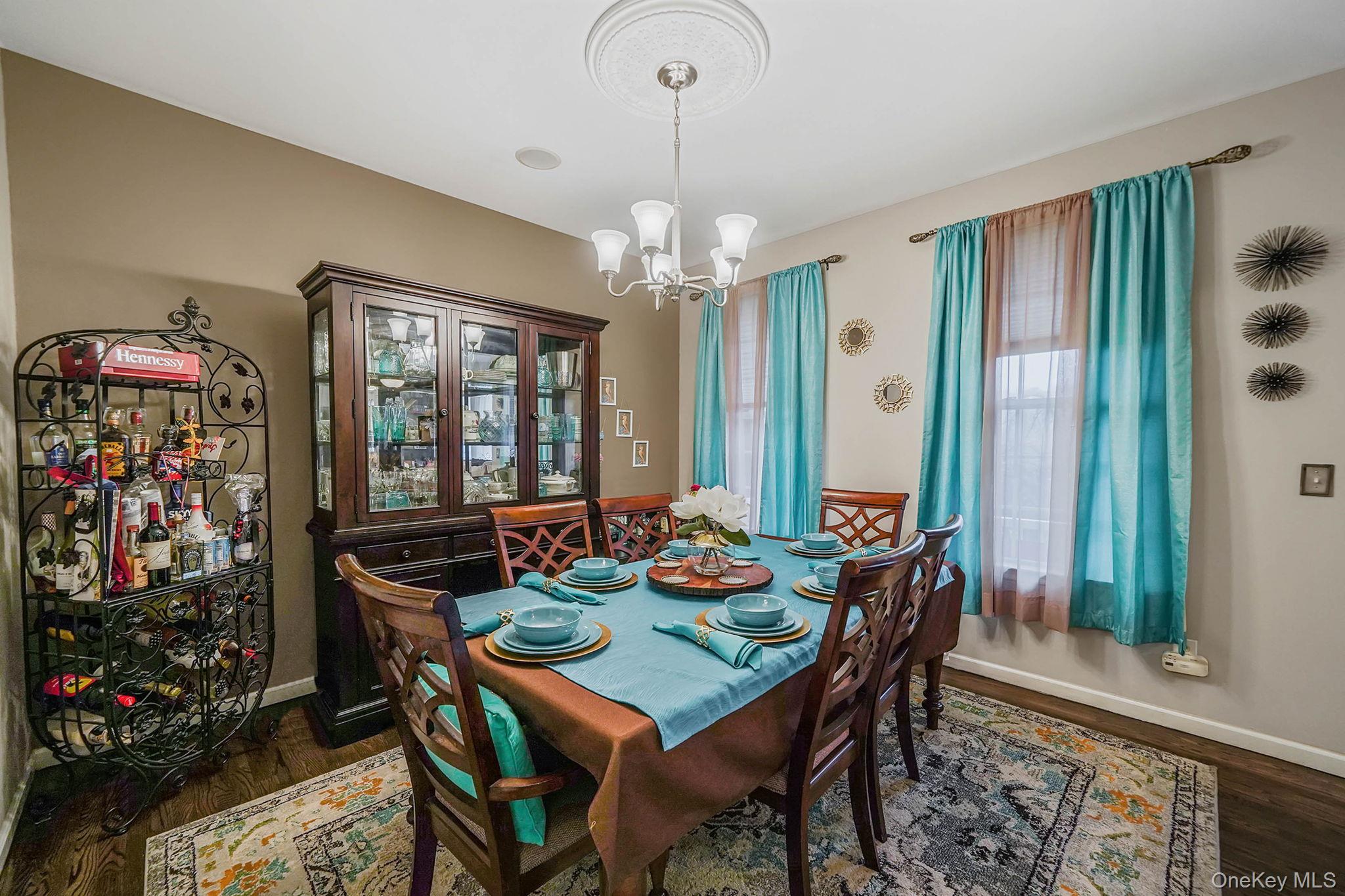 9 Paddock Lane, Medford, NY 11763