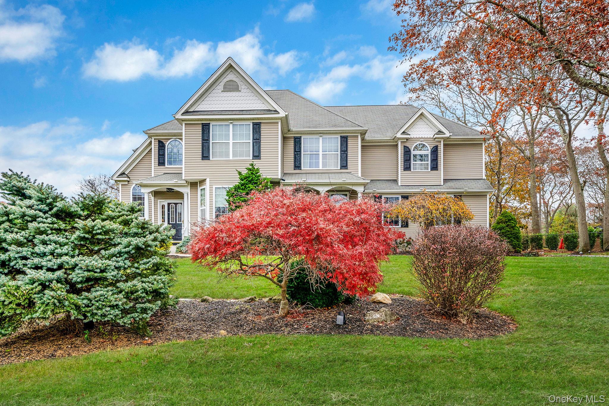 9 Paddock Lane, Medford, NY 11763