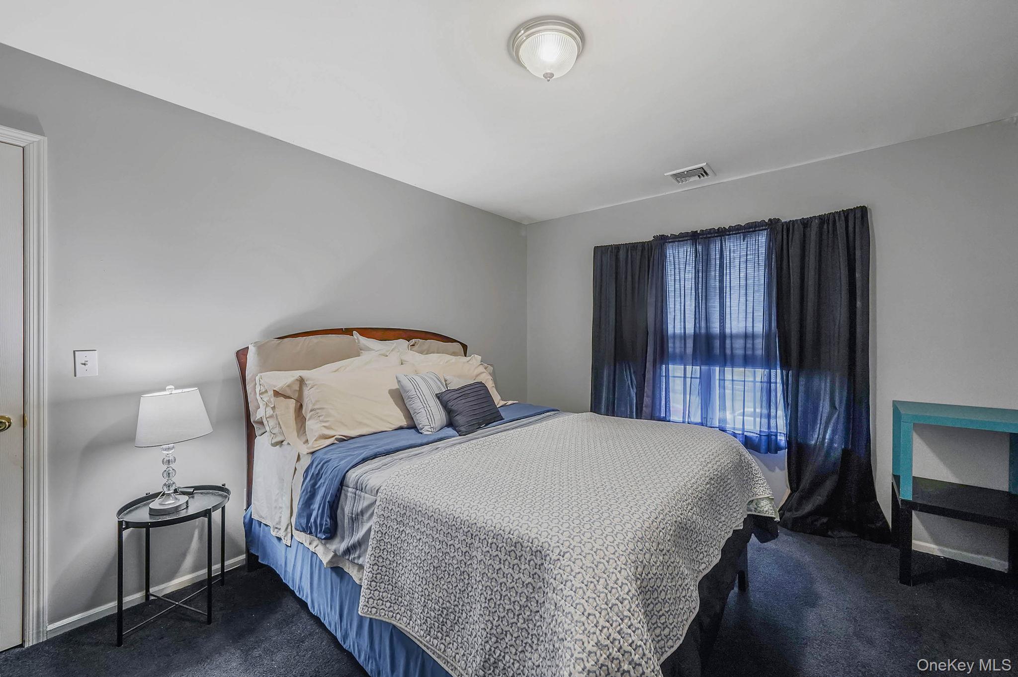 9 Paddock Lane, Medford, NY 11763