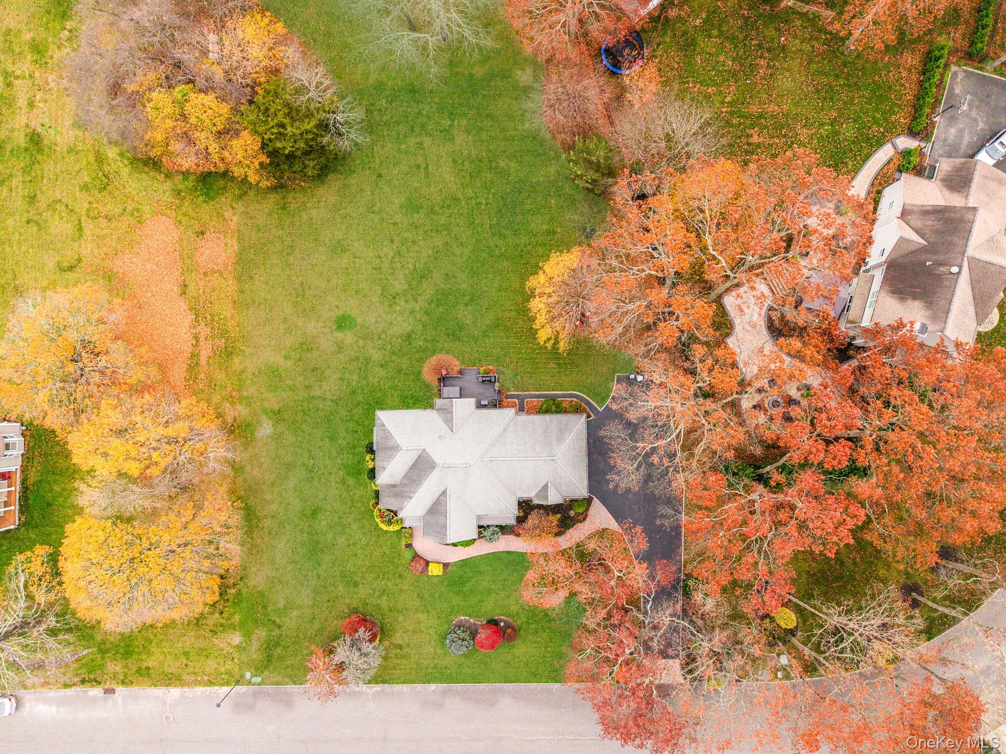 9 Paddock Lane, Medford, NY 11763