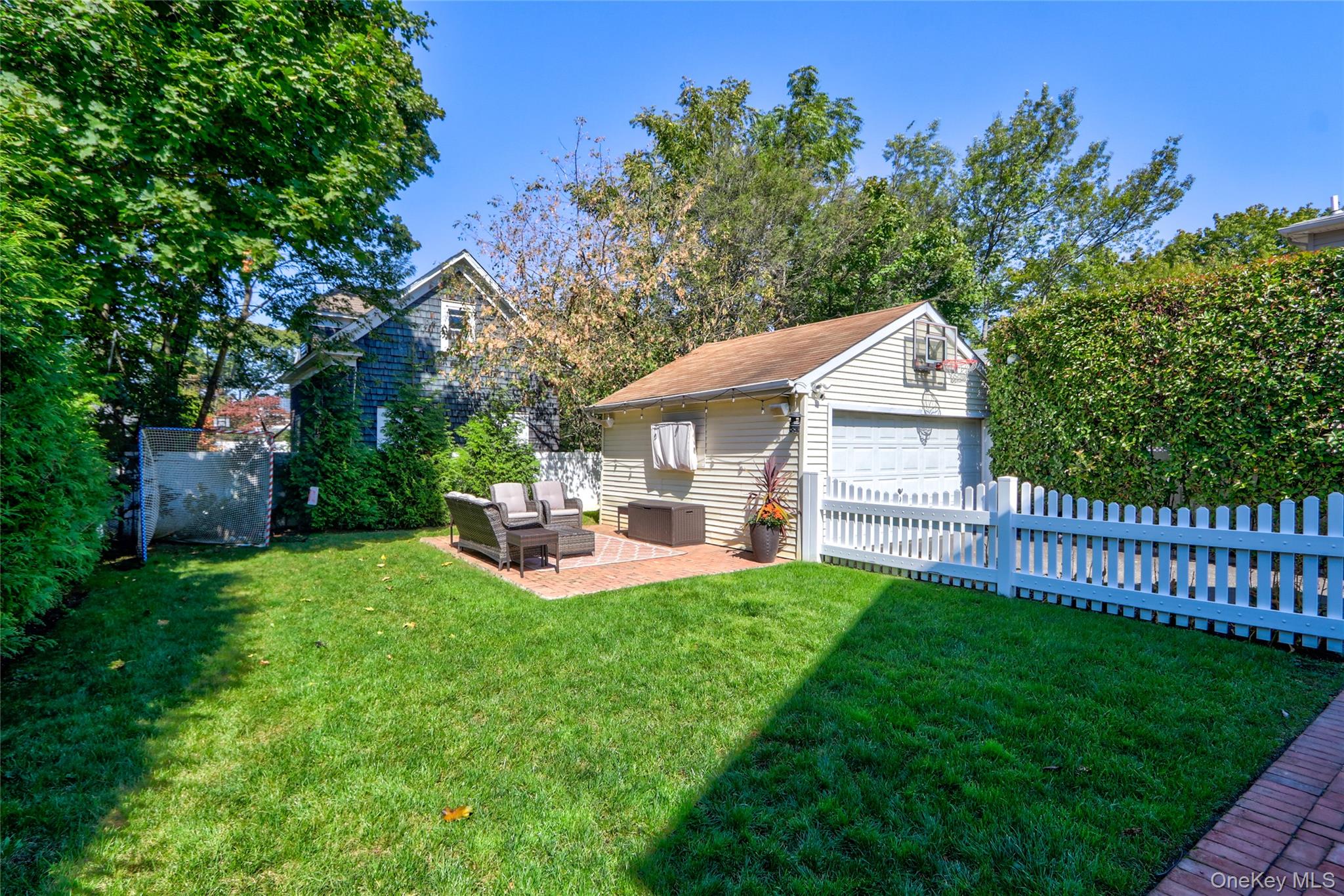 45 Woodland Avenue, Rockville Centre, NY 11570