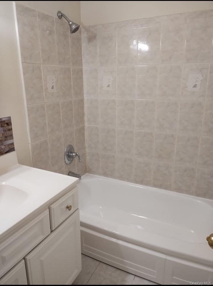 124 Smith Street # 3B, Freeport, NY 11520