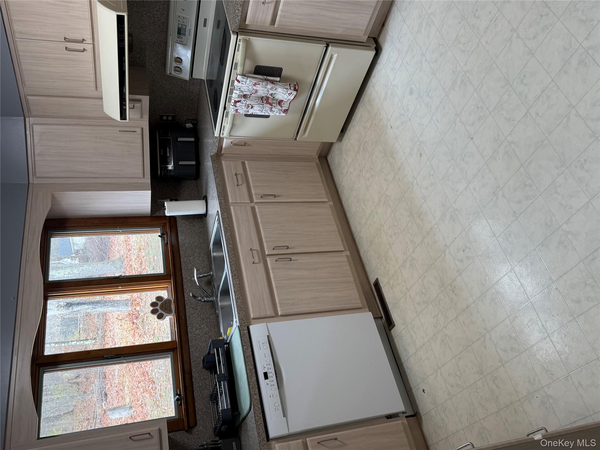 11 Square Woods Drive, Lagrangeville, NY 12540