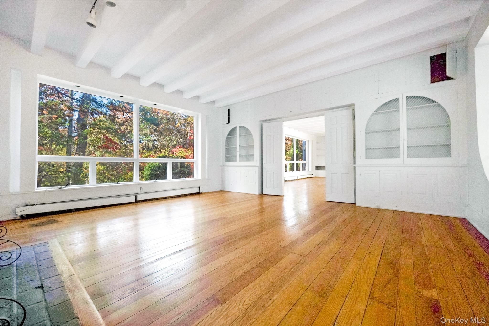 5 Bagatelle Road, Dix Hills, NY 11746