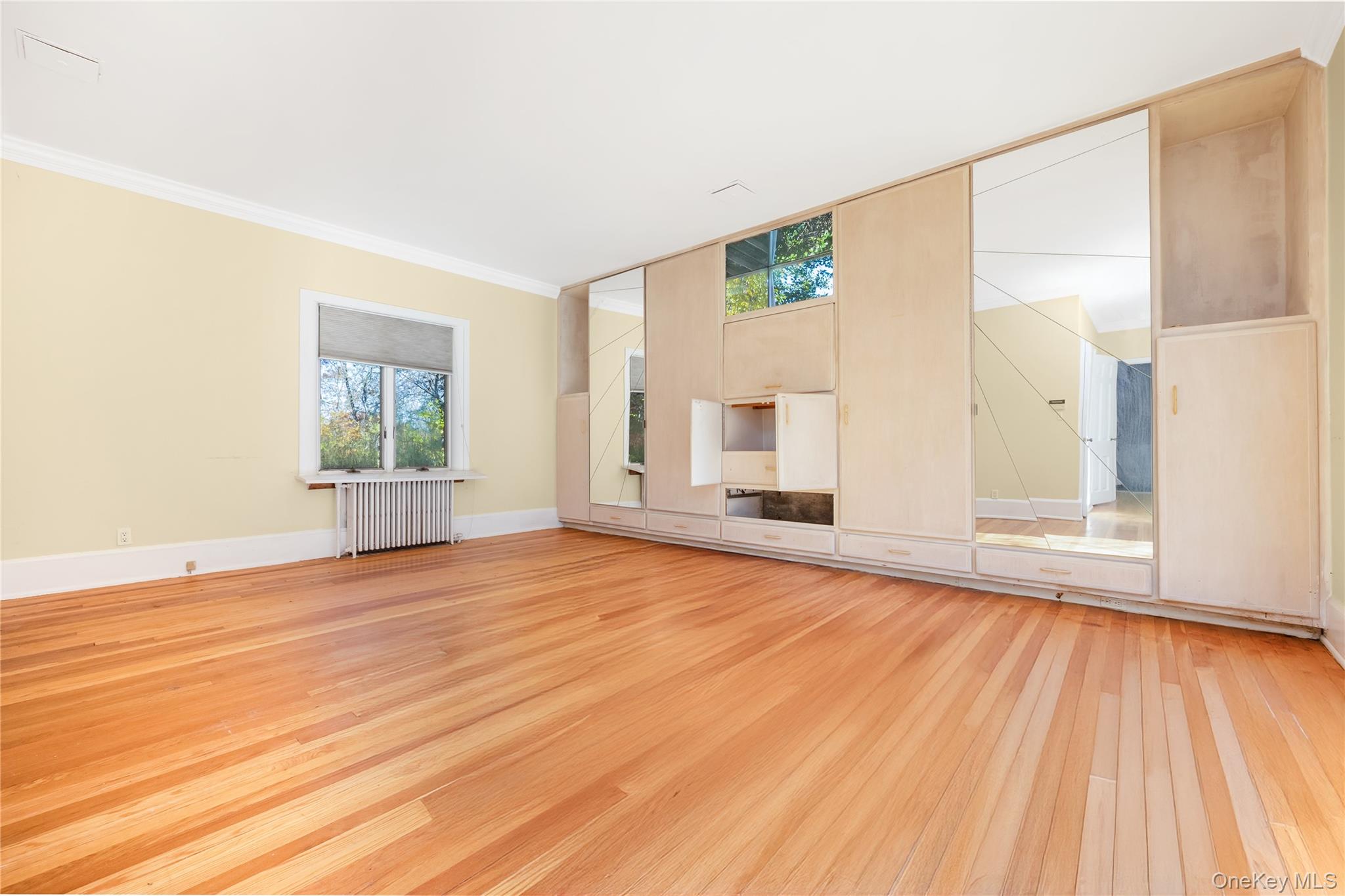 5 Bagatelle Road, Dix Hills, NY 11746