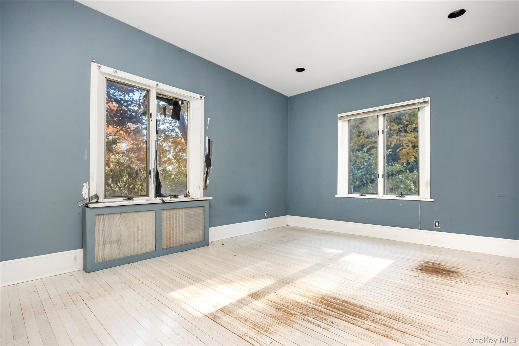 5 Bagatelle Road, Dix Hills, NY 11746