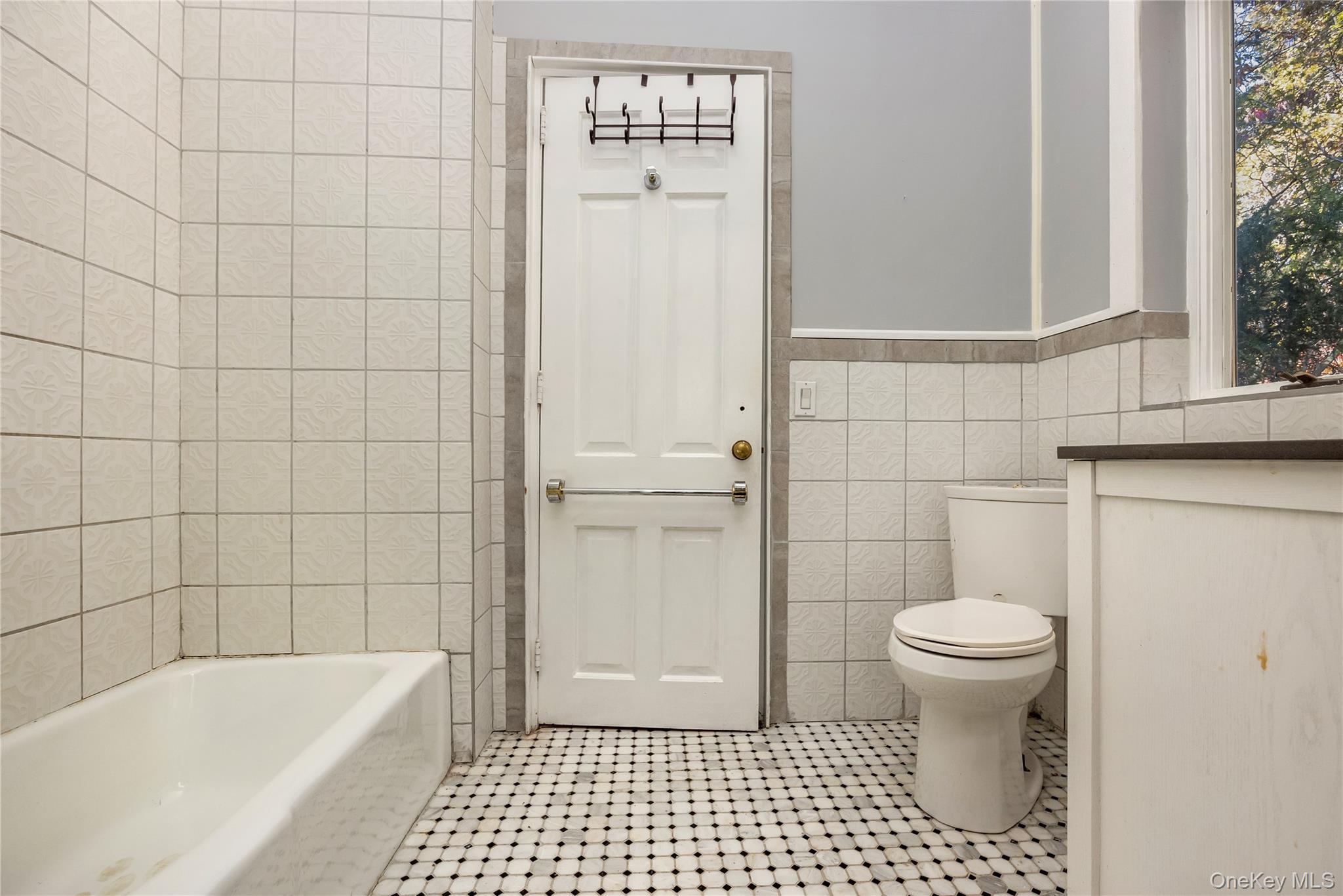 5 Bagatelle Road, Dix Hills, NY 11746