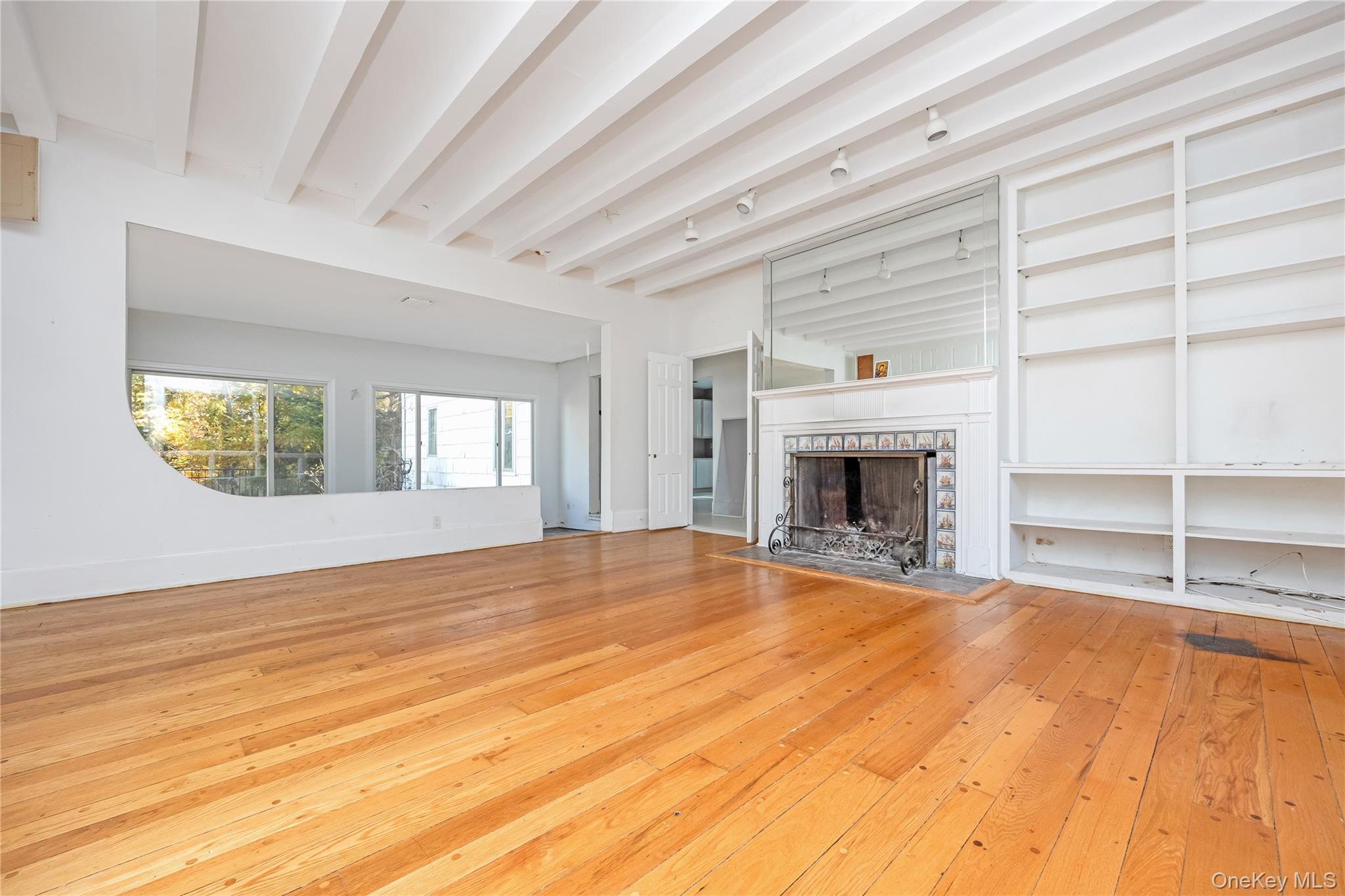 5 Bagatelle Road, Dix Hills, NY 11746