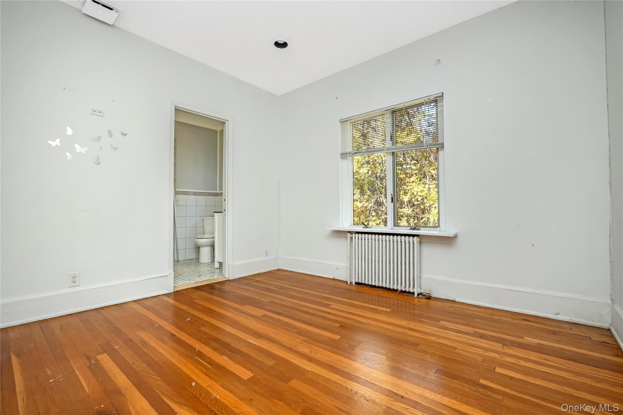 5 Bagatelle Road, Dix Hills, NY 11746