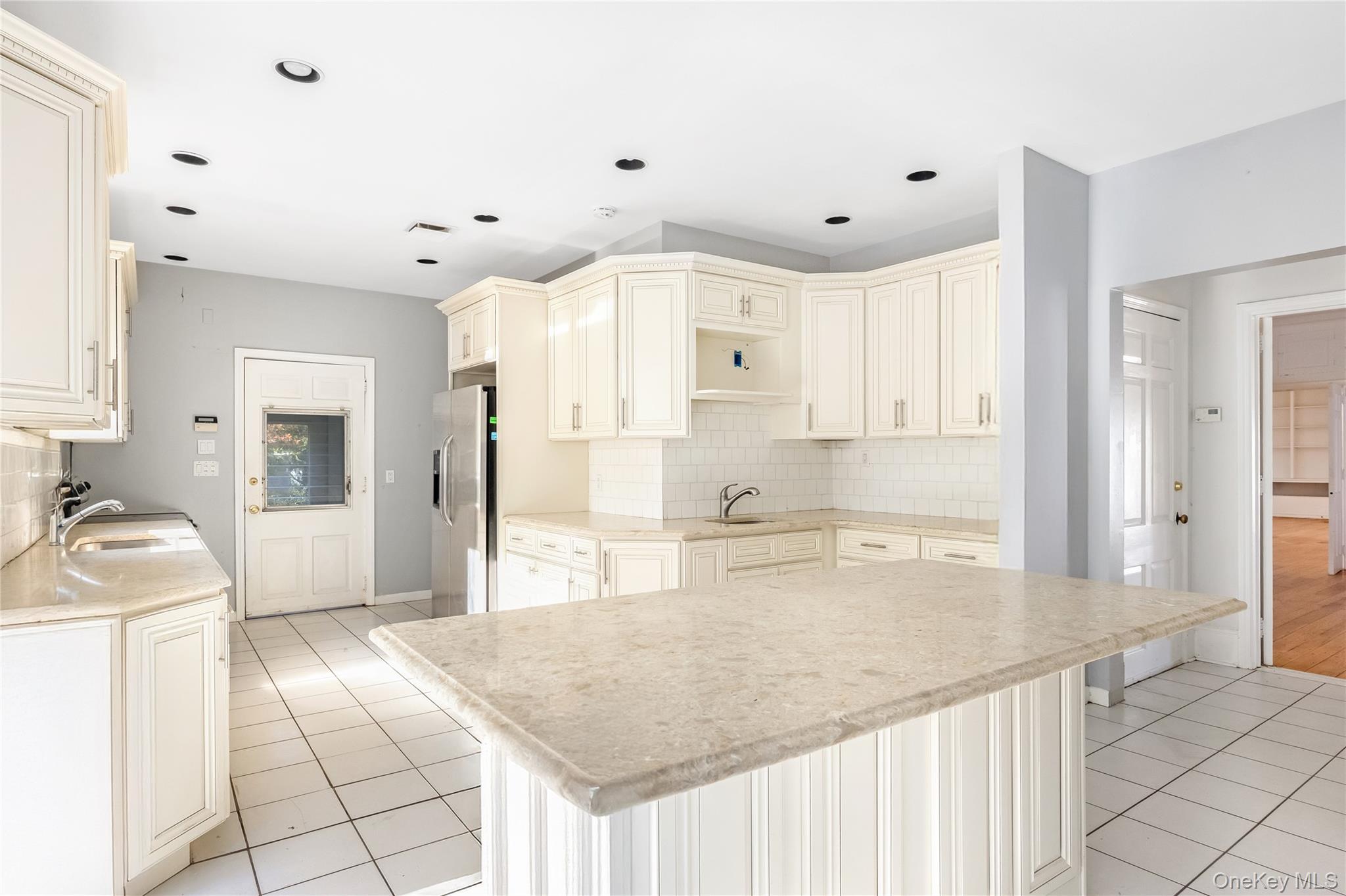 5 Bagatelle Road, Dix Hills, NY 11746