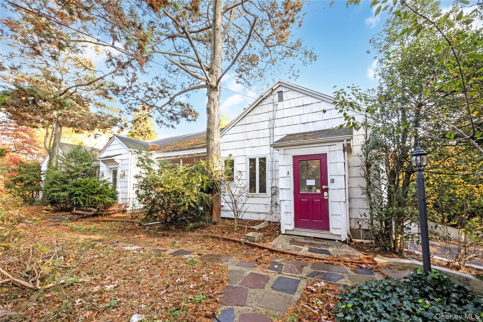 5 Bagatelle Road, Dix Hills, NY 11746