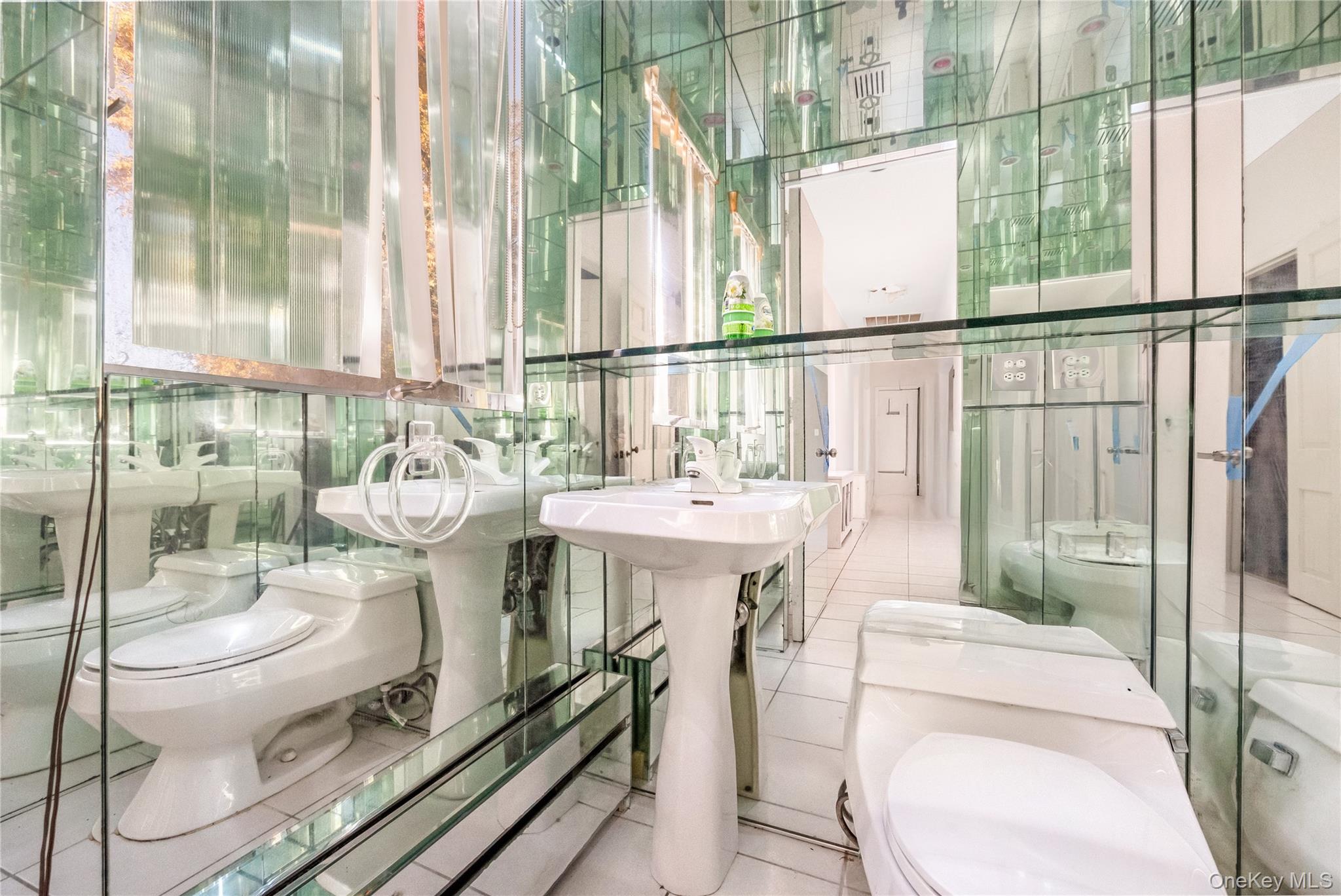 5 Bagatelle Road, Dix Hills, NY 11746